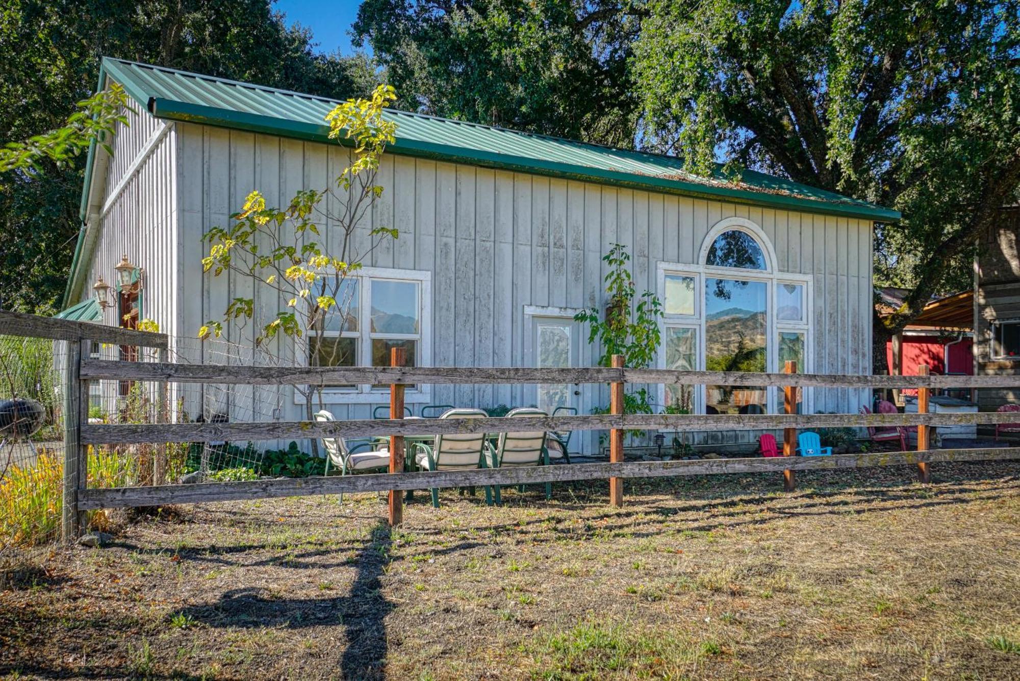 Soul Whispering Ranch Retreat Vila Upper Lake Exterior foto